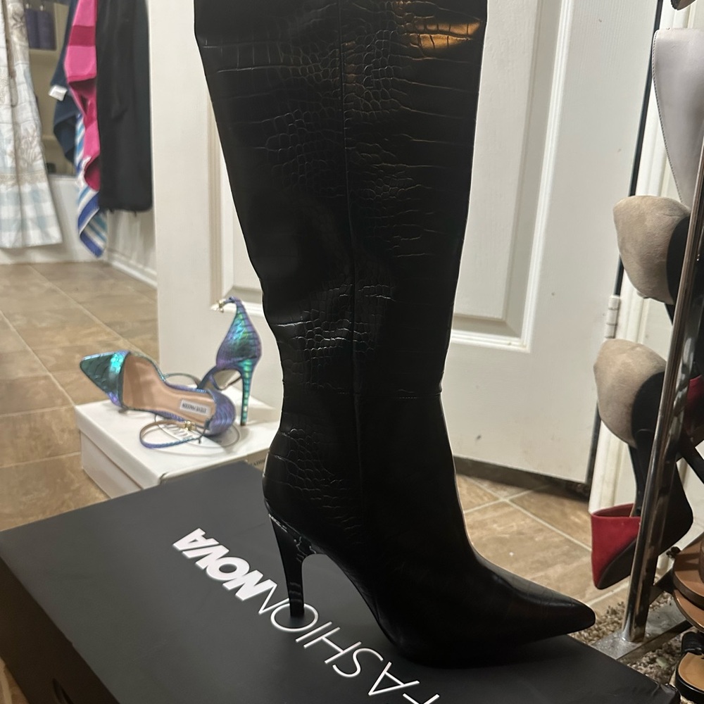 Fashion Nova Black Textured Heeled Boots